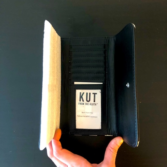 Kut from the Kloth Slim Striped Wallet - Picture 3 of 3